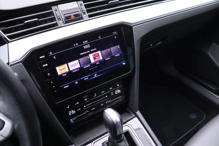 Volkswagen Passat 2.0 TDI DSG R-LINE Matrix