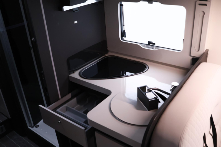 Ford Transit 2,0 CI MAGIS 84 XT CZ 1.MAJ. DPH