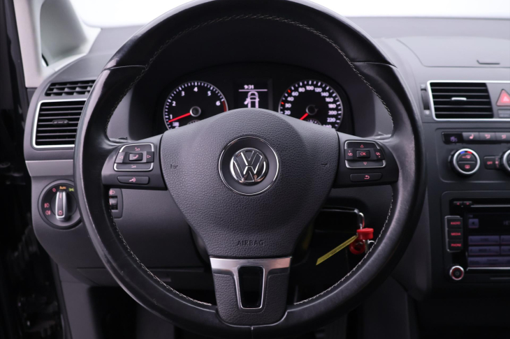 Volkswagen Touran 1,2 TSI Match 7-Míst Serv.kniha