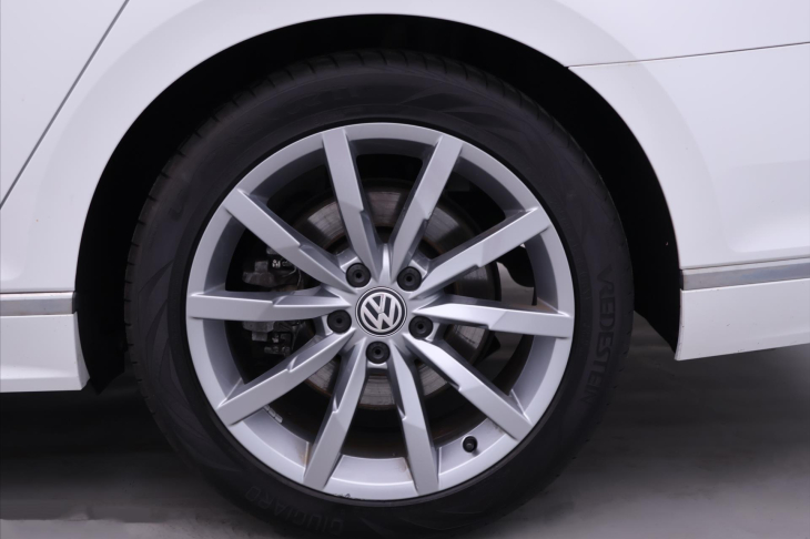 Volkswagen Passat 2,0 TSI 200kW CZ R-Line 4M