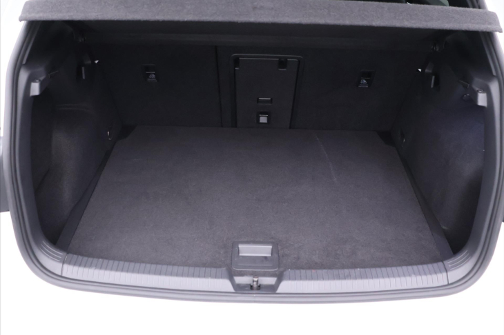 Volkswagen Golf 2,0 TSI GTI 180kW Virtual DPH