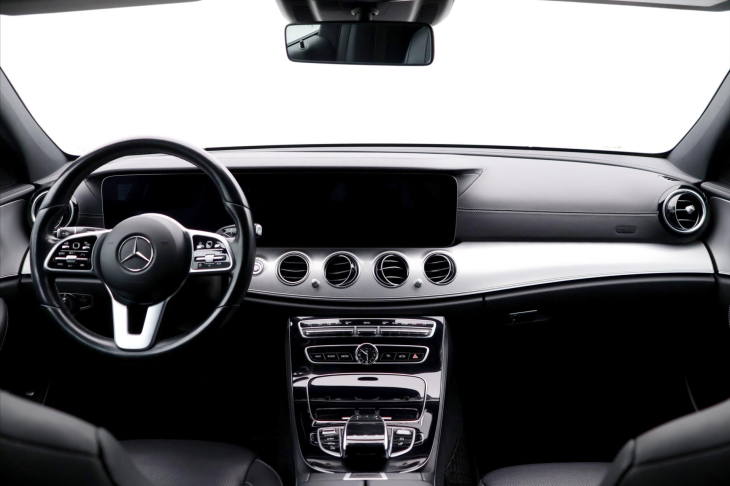 Mercedes-Benz Třídy E 2,9 400D 250kW AMG Softclose