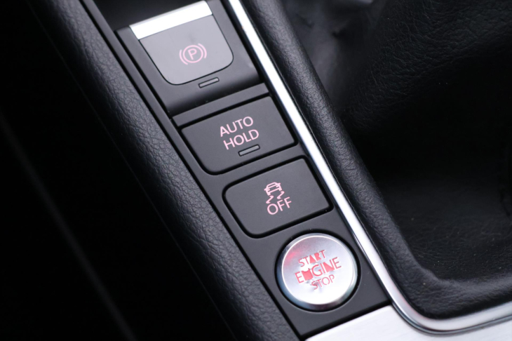 Volkswagen Passat 1,6 TDI Highline Xenon