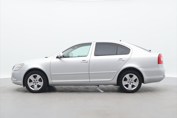 Škoda Octavia 1,6 TDI 77kW Elegance CZ Xenon