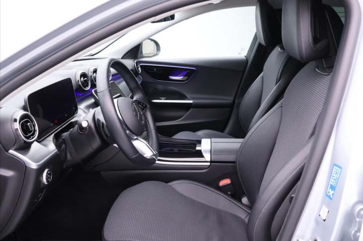 Mercedes-Benz Třídy C 1,5 200 150KW LED Navi