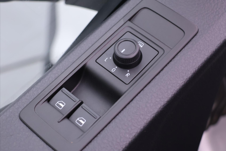 Volkswagen Transporter 2,0 TDI 9-Míst DPH Long 1.Maj.