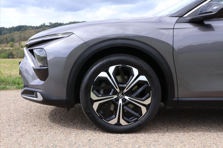 Citroën C5 X 1,6 PT 180k CZ Exclusive DPH