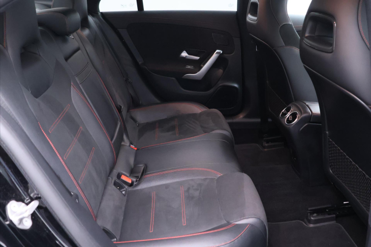 Mercedes-Benz CLA 1,3 200 120kW AMG DPH CZ