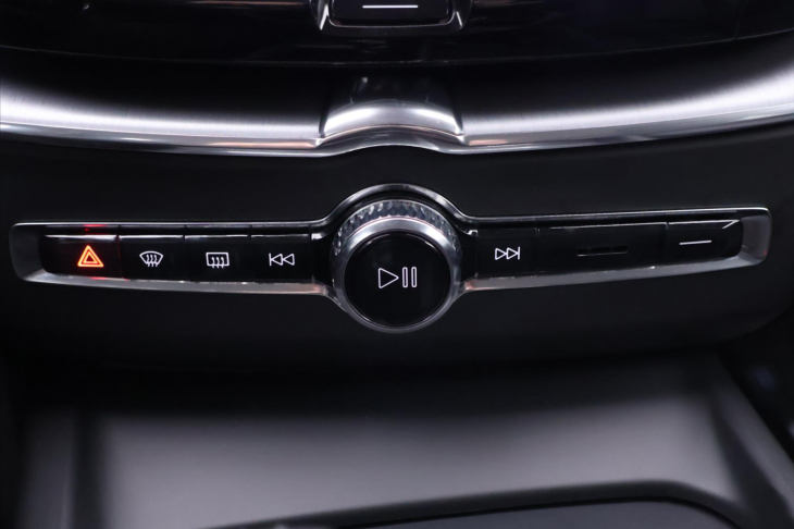 Volvo XC60 2,0 145 kW D4 AWD Momentum