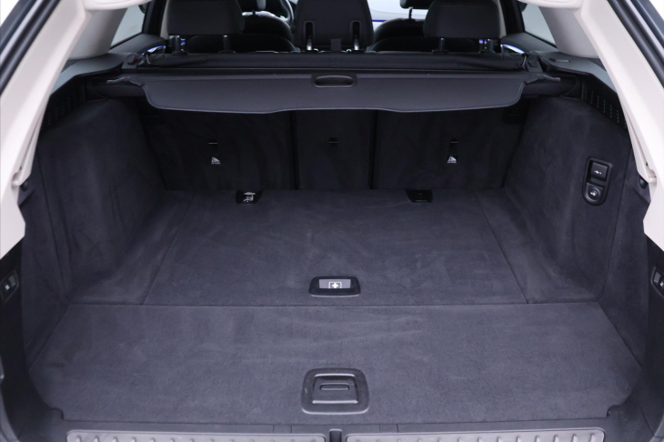 BMW Řada 5 3,0 530d 183kW xDrive Touring