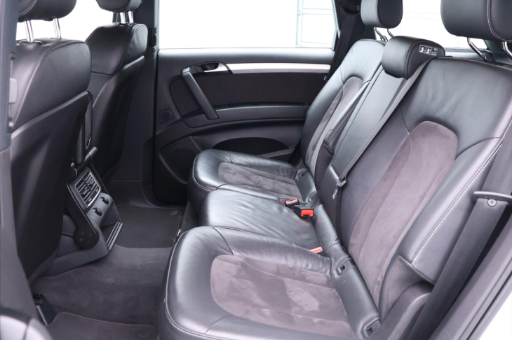 Audi Q7 3,0 TDI 176kW Quattro CZ