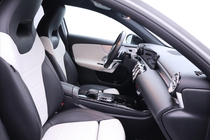 Mercedes-Benz Třídy A 1,3 200 120kW Aut. CZ kůže DPH