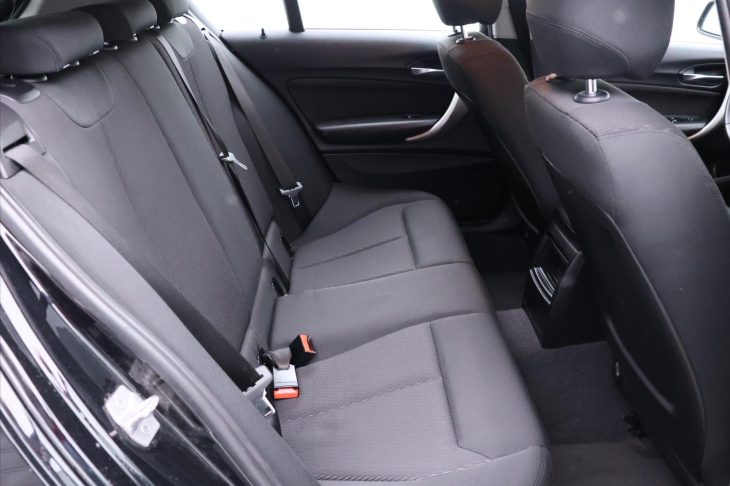 BMW Řada 1 1,5 118i 100kW Klimatizace