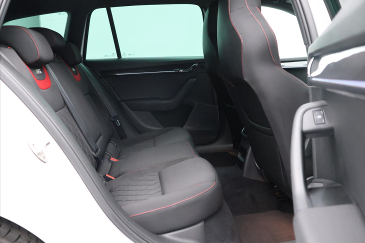Škoda Octavia 2,0 TDI 135kW Aut.klima Navi RS