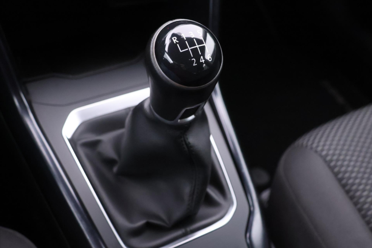 Volkswagen T-Roc 1,0 TSI 85kW Aut.klima CZ