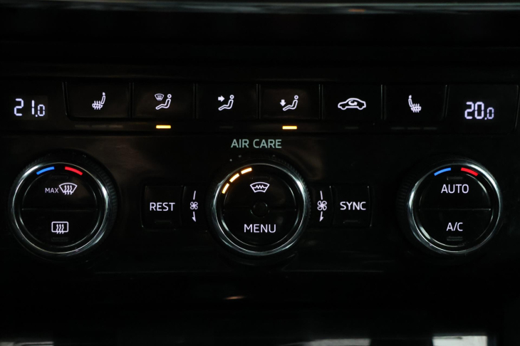 Škoda Superb 2,0 TDI 110kW DSG Style CZ DPH