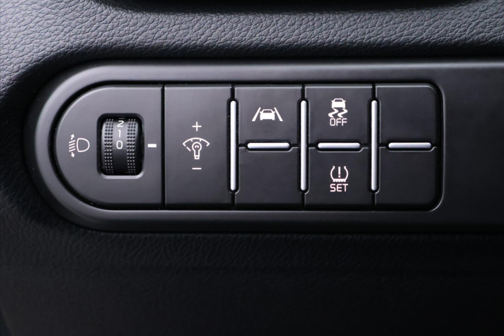 Kia Ceed 1,5 T-GDI 118kW Top Navi DPH