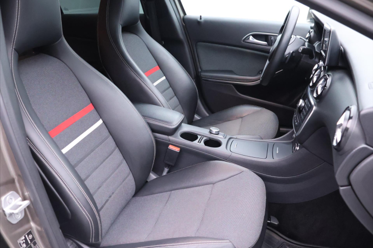 Mercedes-Benz Třídy A 1,8 180CDI 80kW Aut. CZ Xenon