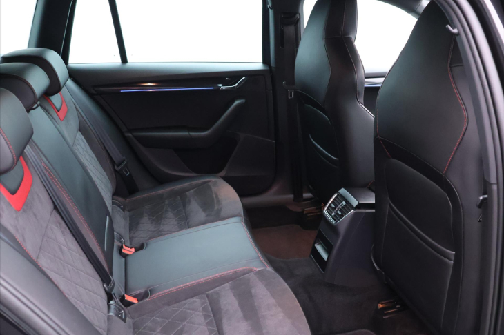 Škoda Octavia 2,0 TDI RS 135kW DSG LED 4x4