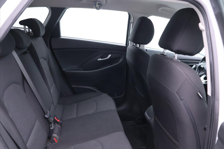 Hyundai i30 1,5 T-GDI 118kW Family Smart