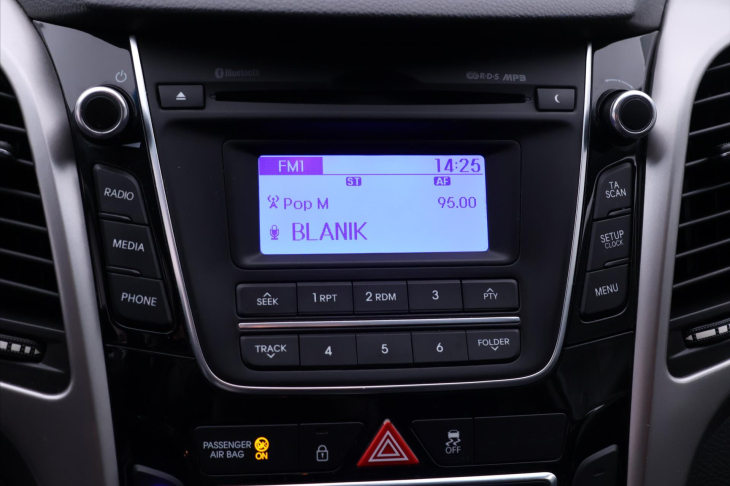 Hyundai i30 1,6 GDi 99kW Aut. CZ Weekend