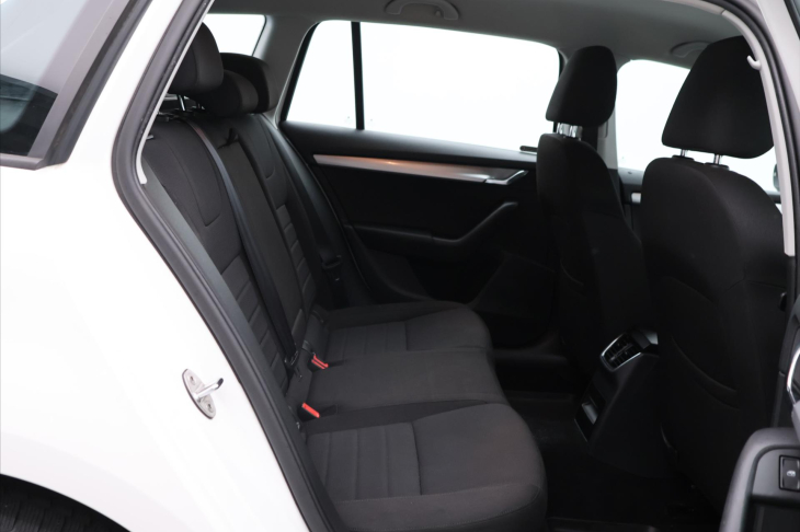 Škoda Octavia 1,6 TDI 81kW Style CZ Xenon