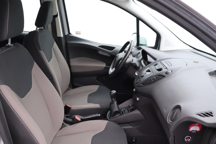 Ford Tourneo Courier 1,0 I 74KW CZ KLIMA TAŽNÝ
