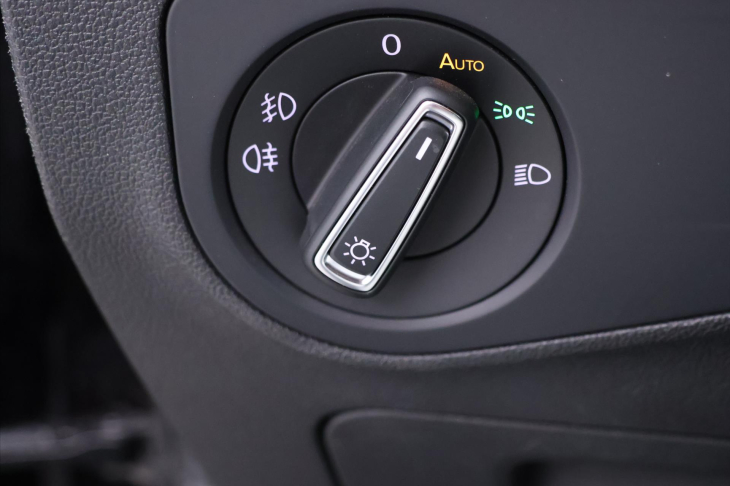 Volkswagen Tiguan 1,5 TSI R-line virtual DPH LED