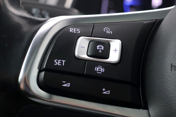 Volkswagen Tiguan 2,0 TDI 140kW 4M DSG R-Line CZ