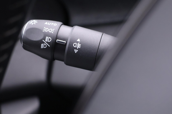 Peugeot 308 1,2 PT 96kW CZ Allure LED DPH