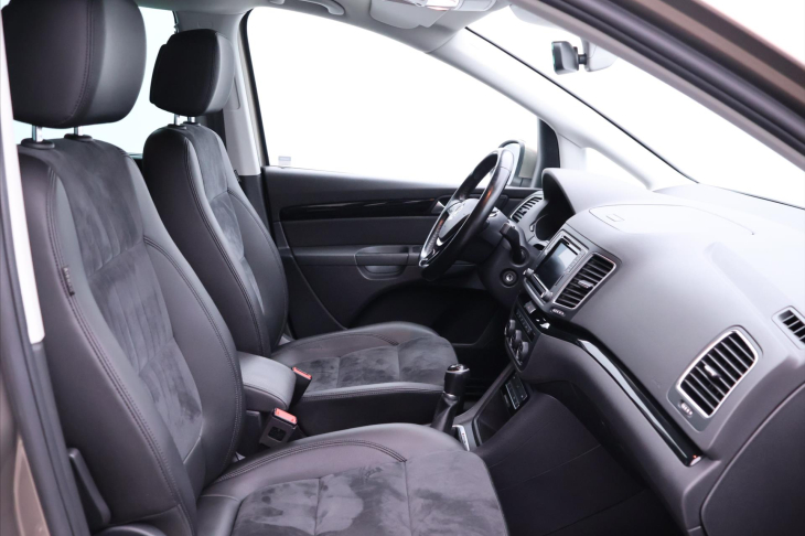 Volkswagen Sharan 2,0 TDI 4M CZ Highline DPH