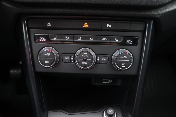Volkswagen T-Roc 1,5 TSI 110 kW Aut.Klima 1.Maj.