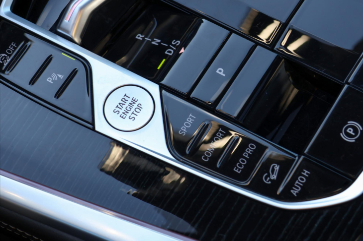 BMW X7 3,0 40d 250kW Xdrive M-Paket DPH