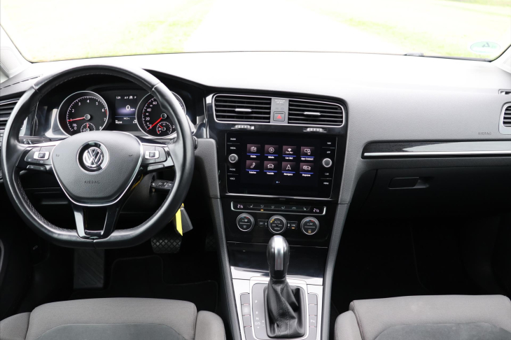 Volkswagen Golf 1,5 TSI 110kW DSG Highline DPH