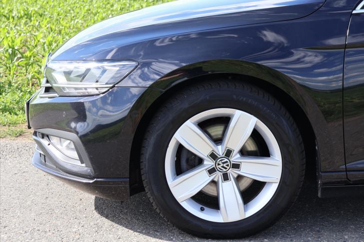 Volkswagen Passat 2,0 TDI 140kW DSG LED Aut.klima