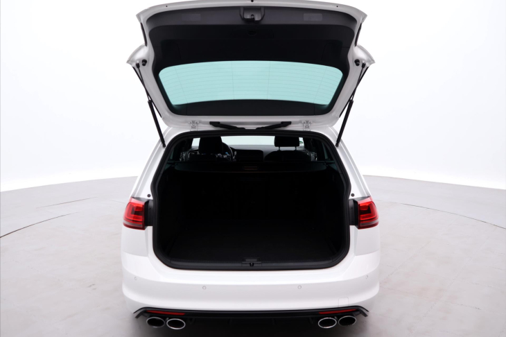 Volkswagen Golf 2,0 TSI R 221kW DSG 4M 1.Maj