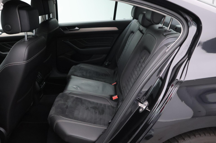 Volkswagen Passat 2,0 TDI Elegance Aut.Klima CZ