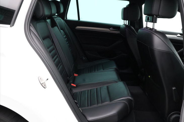 Volkswagen Passat 2.0 TDI 110kW DSG LED Kůže CZ