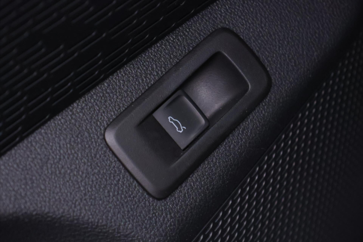 Škoda Octavia 2,0 TDI DSG Navi LED ACC DPH