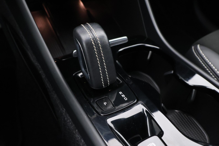 Volvo XC40 2,0 T4 Drive-E 140kW CZ R-Design