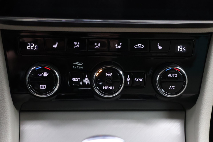 Škoda Superb 2,0 TDI 140kW DSG 4x4 Style CZ