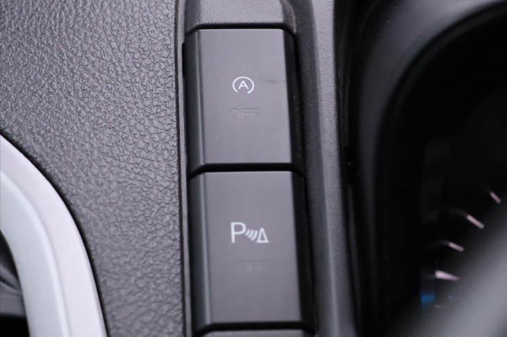 Ford Transit Custom 2,0 TDCi 96kW Navi 9-Míst L2