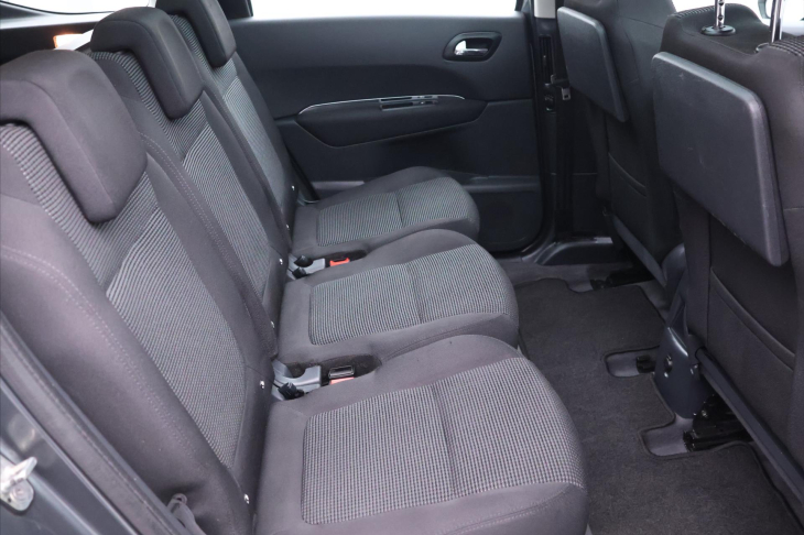 Peugeot 5008 1,6 i 88kW Panorama Aut.klima