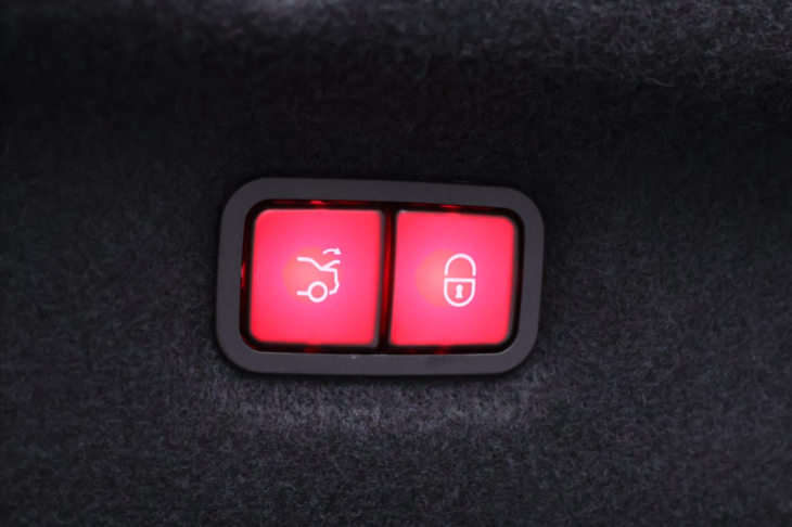 Mercedes-Benz SL 4,0 63AMG 4Matic+ CZ DPH