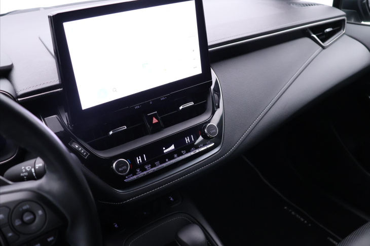 Toyota Corolla 2,0 HEV CZ Executive Sport DPH