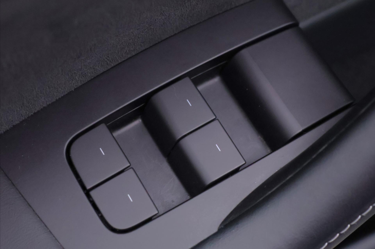 Tesla Model Y Performance 393kW DPH