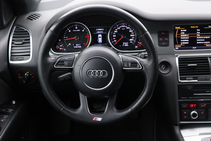 Audi Q7 3,0 TDI 150kW S-line CZ DPH