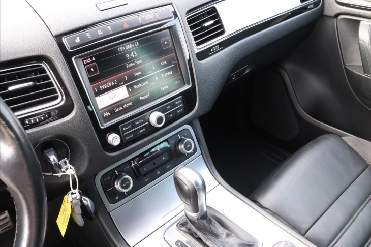 Volkswagen Touareg 3,0 TDI V6 DSG R-LINE CZ 4M