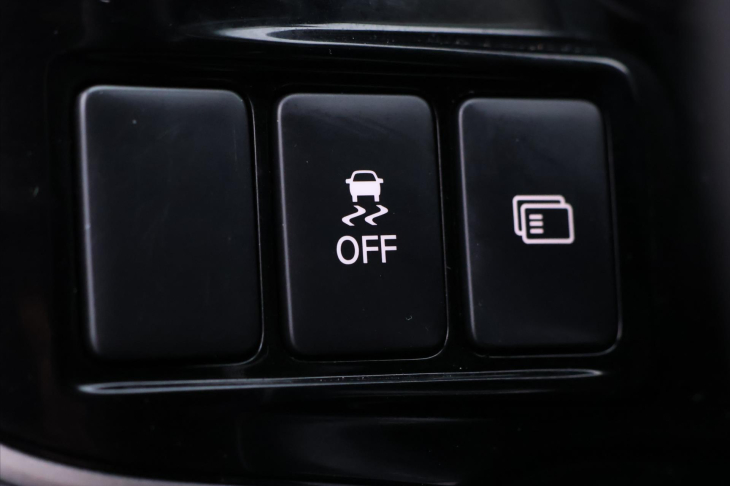 Mitsubishi Outlander 2,0 Mivec Intense CVT 4WD