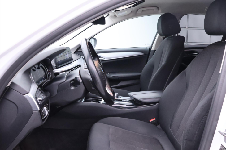 BMW Řada 5 2,0 525d 170kW Aut. Navi LED